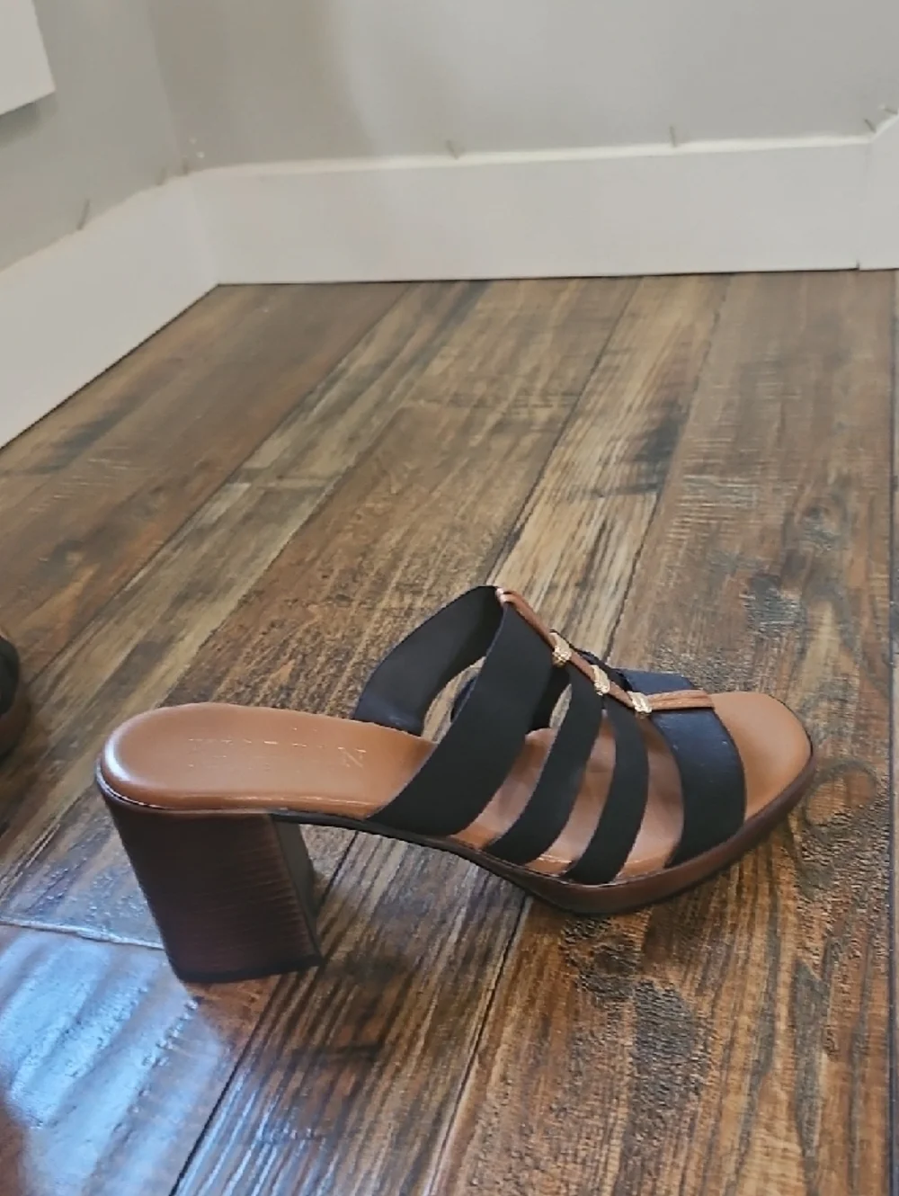 Italian Shoemakers Black and Tan Strappy Block Heel Mules‎